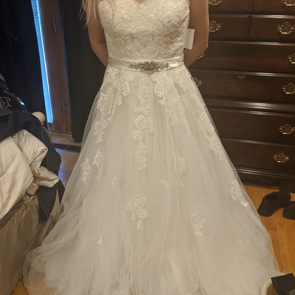Wedding dress - Picture 6 of 7